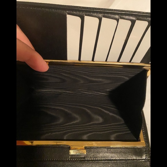 Authentic Chanel semi clutch wallet, authentic - Picture 5 of 16